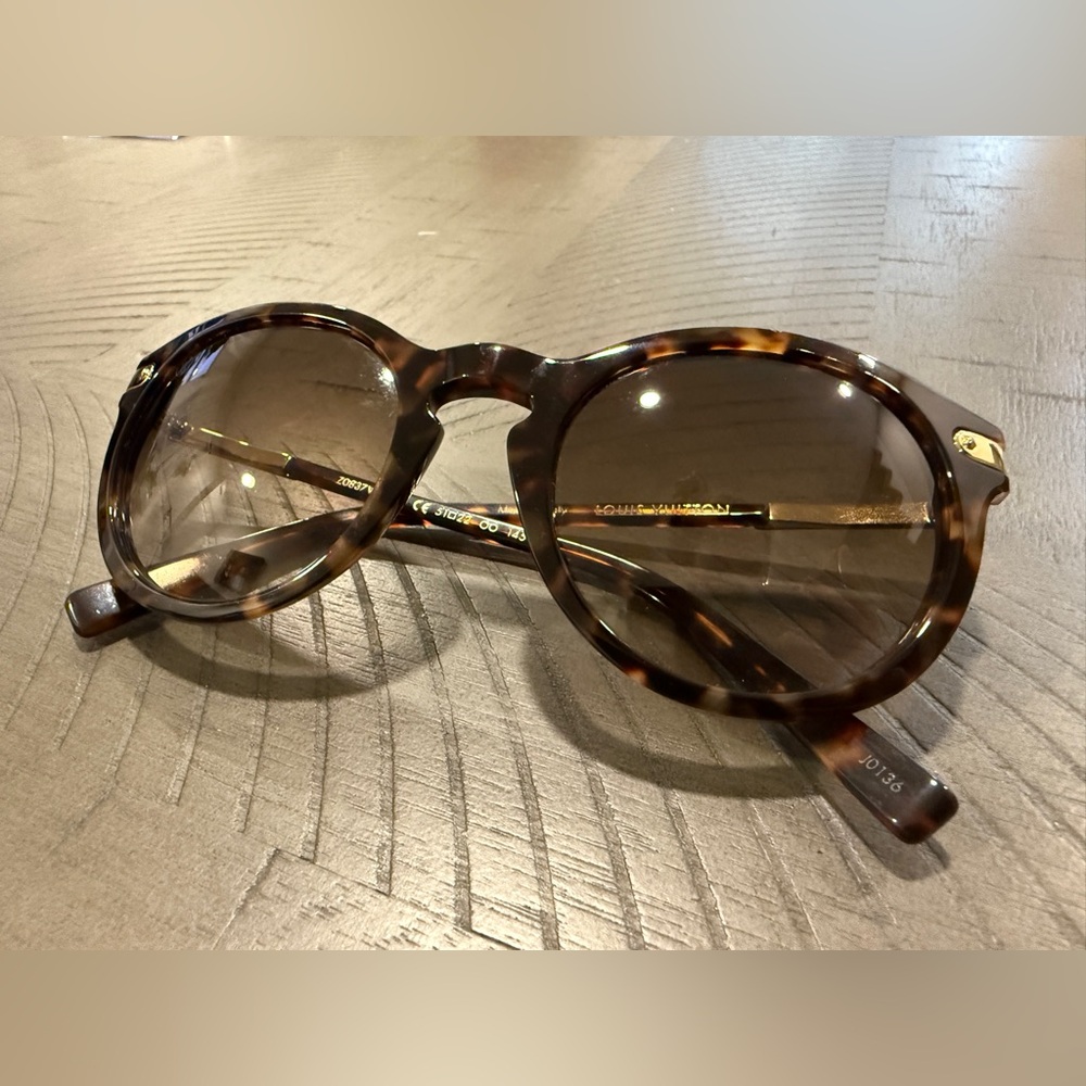 Louis Vuitton Brown Tortoise Sunglasses